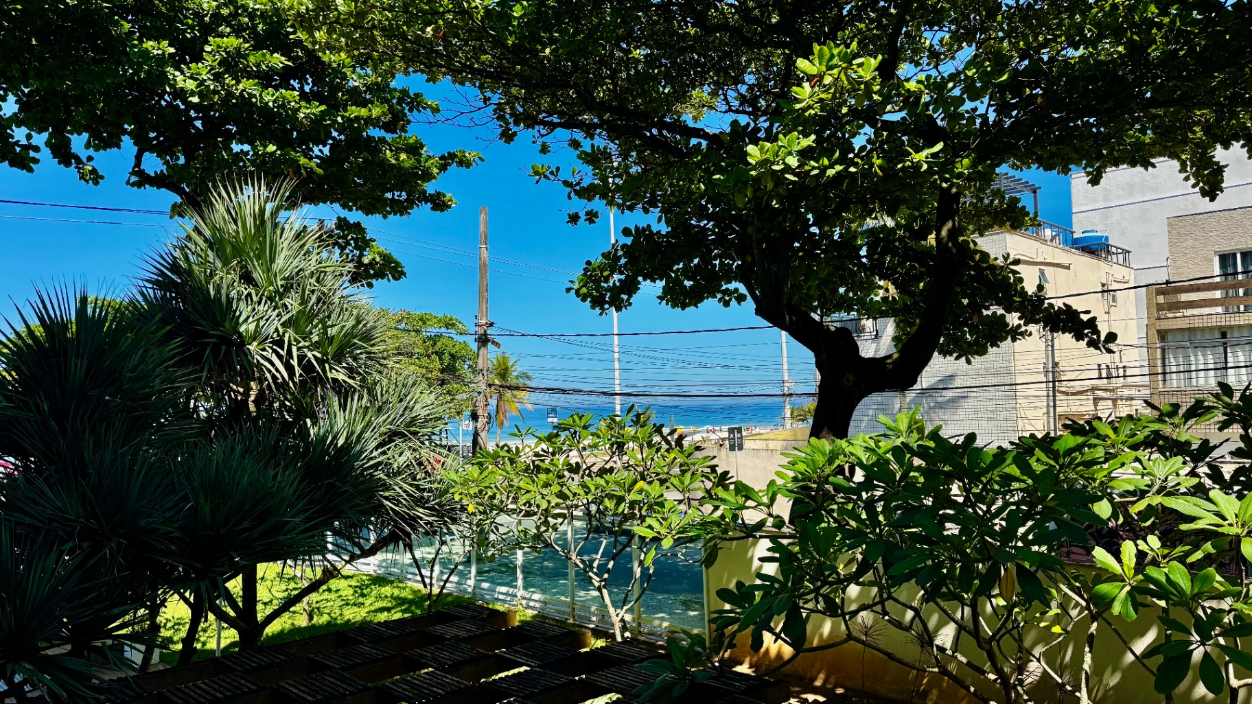 Condomínio Lanai — Pé na Areia em frente ao Pepê